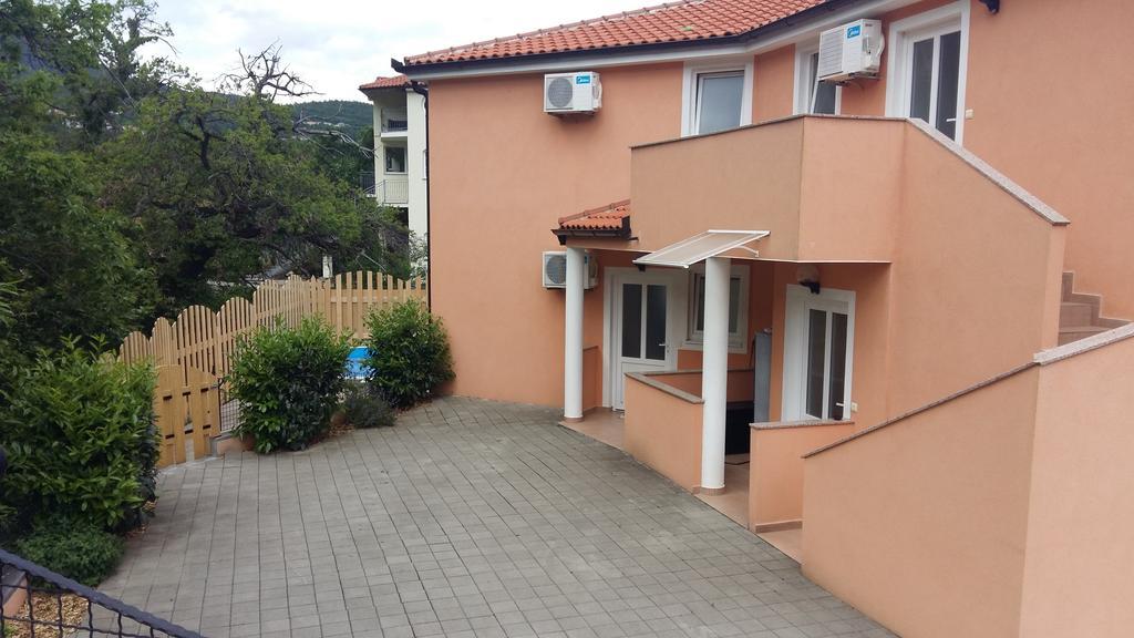 Apartman Dubravka 1 Ловран Екстериор снимка