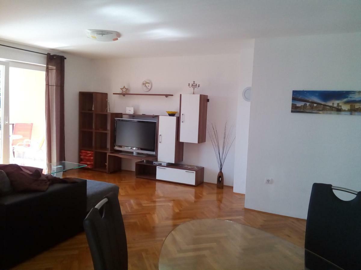 Apartman Dubravka 1 Apartment Ловран Екстериор снимка