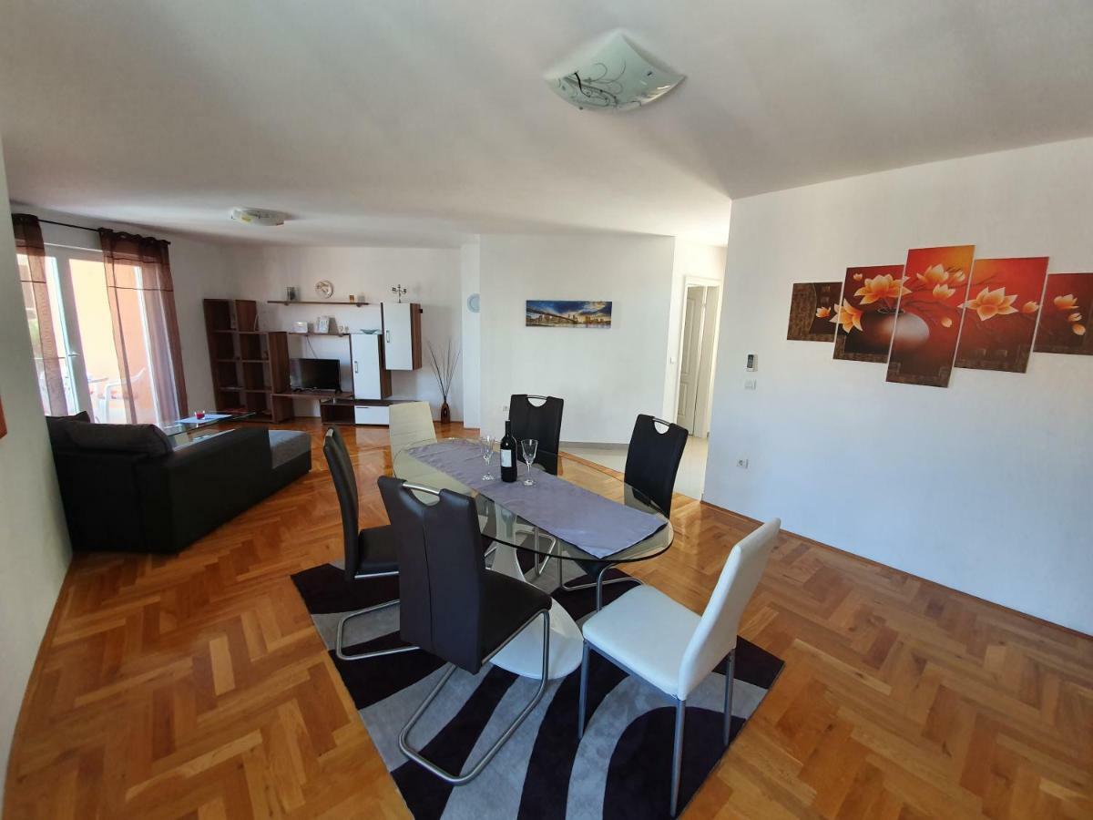 Apartman Dubravka 1 Ловран Екстериор снимка
