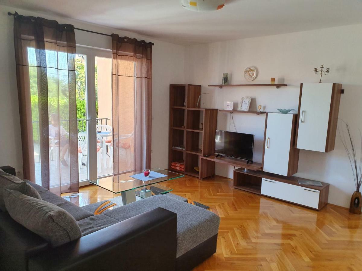 Apartman Dubravka 1 Apartment Ловран Екстериор снимка